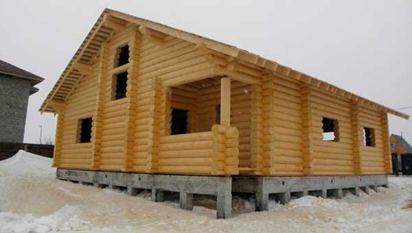Что влияет на усадку деревянного брусового дома 